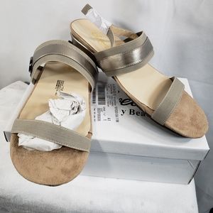 Sofwear NWT Noelle Pewter Back Strap Slip On Sandals Size 11M